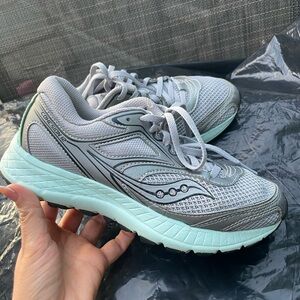 Women's 🩶Saucony Gray and Green Athletic Shoes with Cushioned Midsole, size 6.5